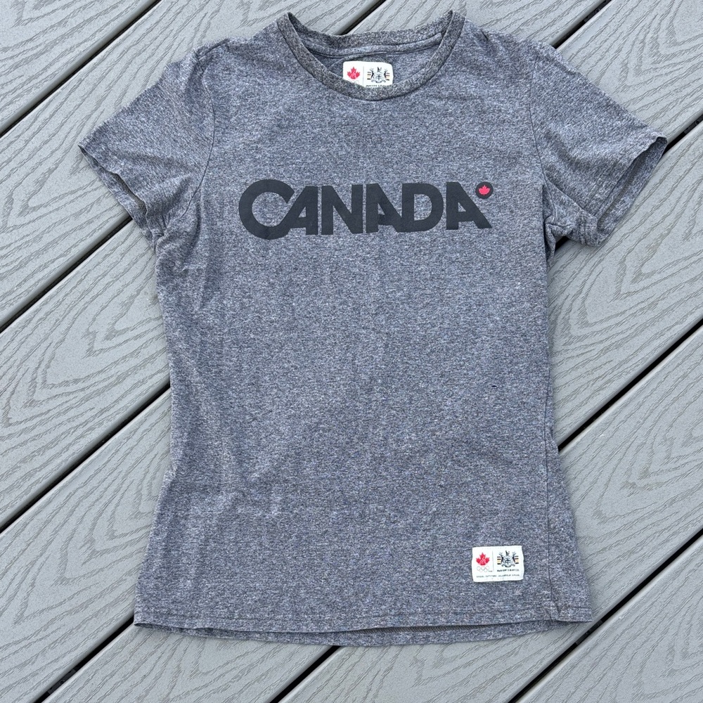 Hudson’s Bay - Olympic CANADA Gray Canada Short Sleeve Tee - Women’s Small